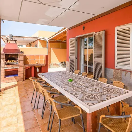 Romana Villa *